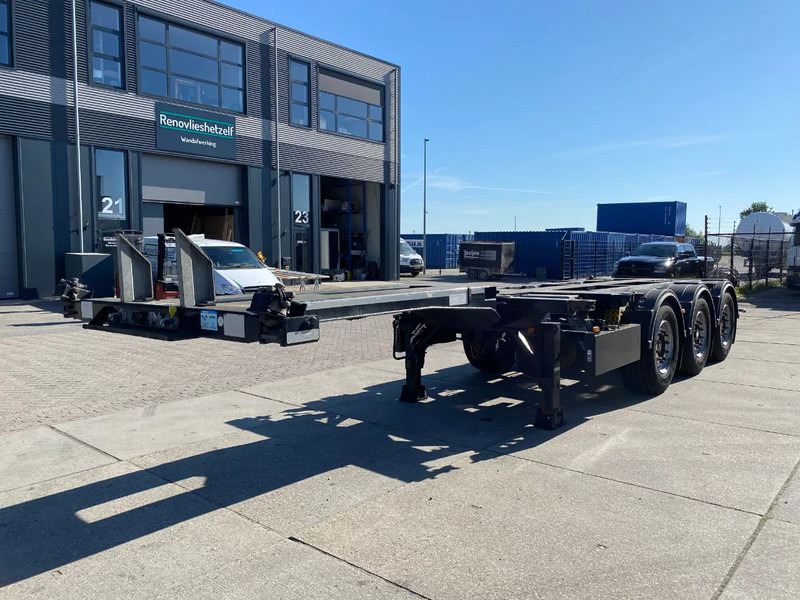 Broshuis MFCC-HD / 2x Extendable / Disc Brakes /1x lift Axle / 45FT - Container transporter/ Swap body semi-trailer: picture 4 Broshuis MFCC-HD / 2x Extendable / Disc Brakes /1x lift Axle / 45FT - Container transporter/ Swap body semi-trailer: picture 4