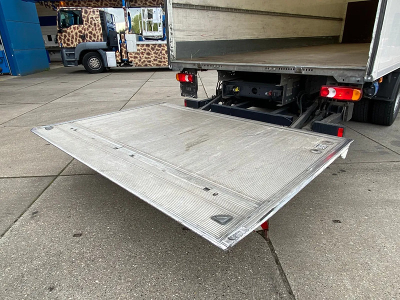 Box truck Renault D16.280 / Closed Box / Automatic / Euro 6: picture 7