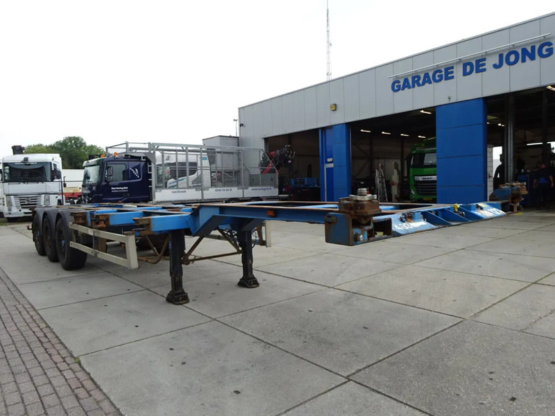 Renders Container chassis / Mercedes + Disc / 1x Lift Axle / 1x Extendable - Container transporter/ Swap body semi-trailer: picture 5 Renders Container chassis / Mercedes + Disc / 1x Lift Axle / 1x Extendable - Container transporter/ Swap body semi-trailer: picture 5
