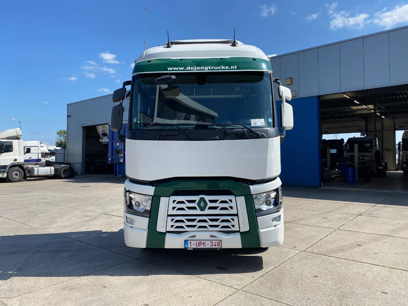 Renault T520 Comfort / 6x2/4 / Steering Axle / Hub Reduction / 290.235 km - Tractor unit: picture 2 Renault T520 Comfort / 6x2/4 / Steering Axle / Hub Reduction / 290.235 km - Tractor unit: picture 2