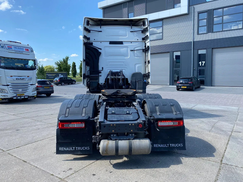 Renault T520 Comfort / 6x2/4 / Steering Axle / Hub Reduction / 290.235 km - Tractor unit: picture 5 Renault T520 Comfort / 6x2/4 / Steering Axle / Hub Reduction / 290.235 km - Tractor unit: picture 5
