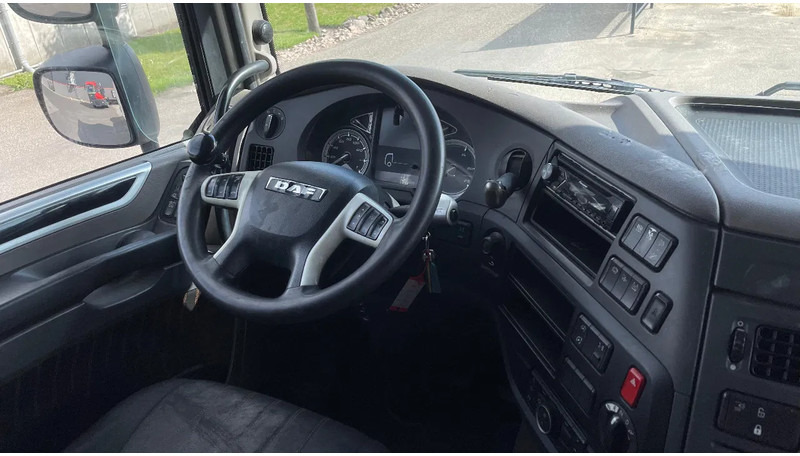 Tractor unit DAF XF 530 Retarder+Refrigerator +2 Beds: picture 12
