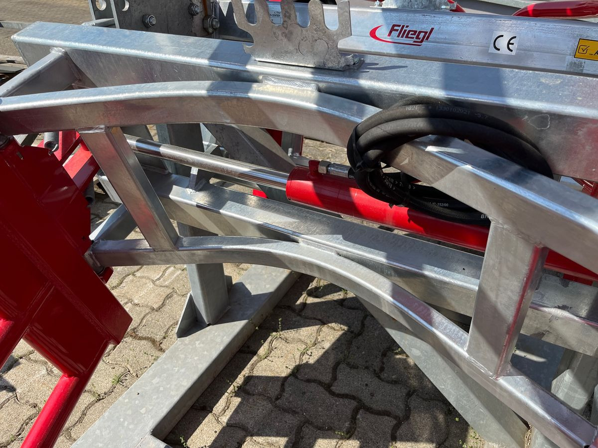 Fliegl Profi Combi - Clamp for Agricultural machinery: picture 3 Fliegl Profi Combi - Clamp for Agricultural machinery: picture 3