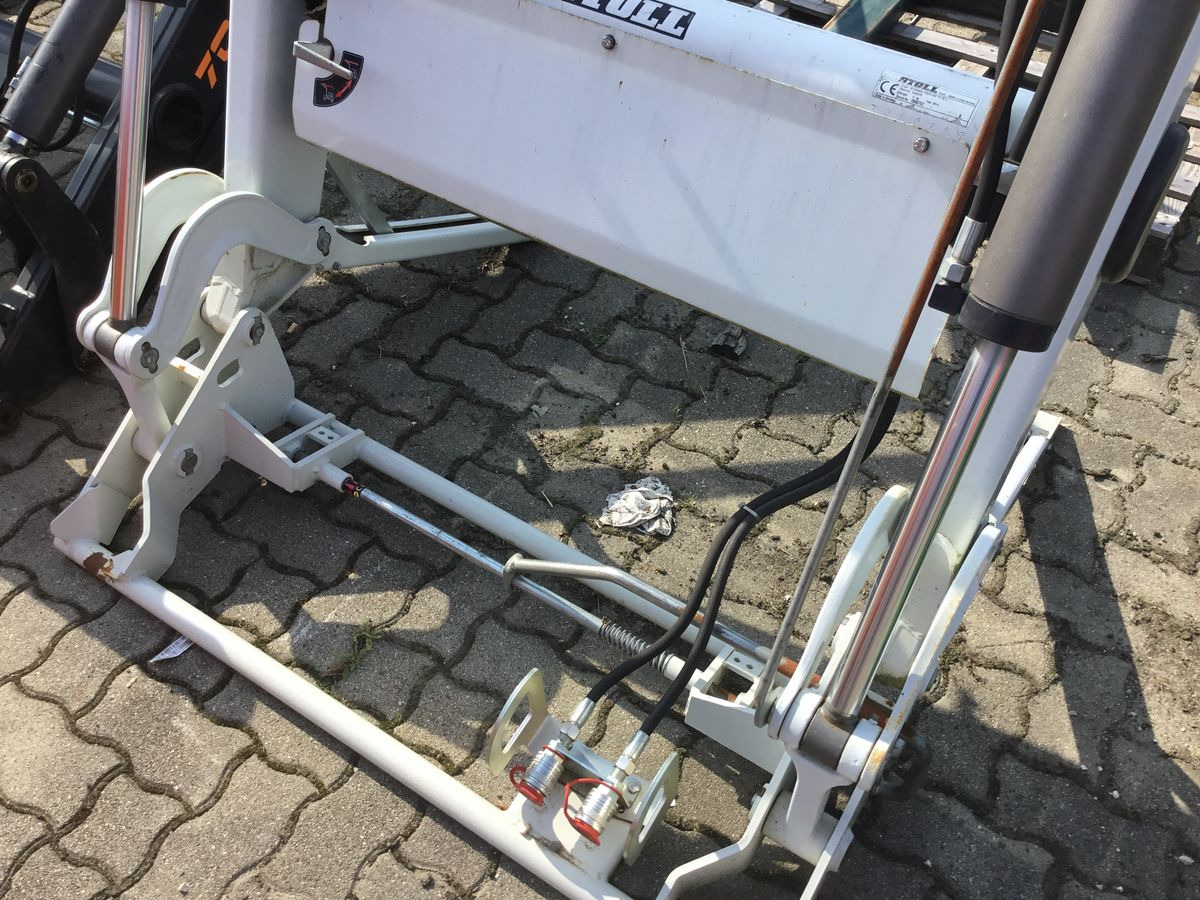 Stoll Profi Line FZ10 - Front loader for tractor: picture 3 Stoll Profi Line FZ10 - Front loader for tractor: picture 3