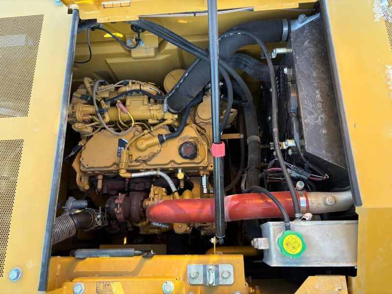 Crawler excavator Cat 325: picture 18