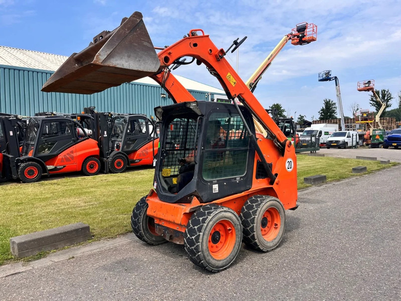 Bobcat S450 - Skid steer loader: picture 4 Bobcat S450 - Skid steer loader: picture 4
