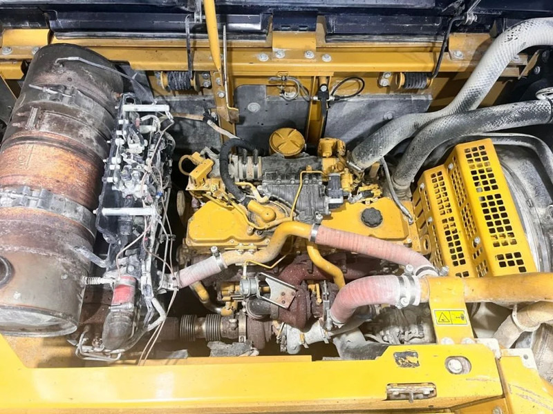 Crawler excavator Caterpillar 324EL: picture 10
