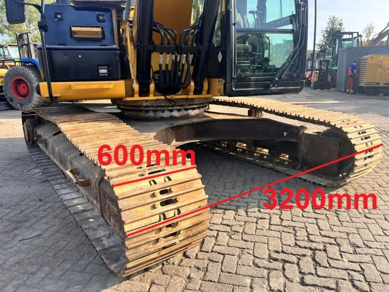 Crawler excavator Caterpillar 324EL: picture 7