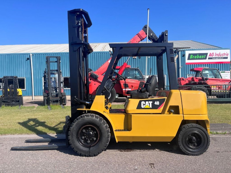 Caterpillar DP40K2 - Diesel forklift: picture 4 Caterpillar DP40K2 - Diesel forklift: picture 4
