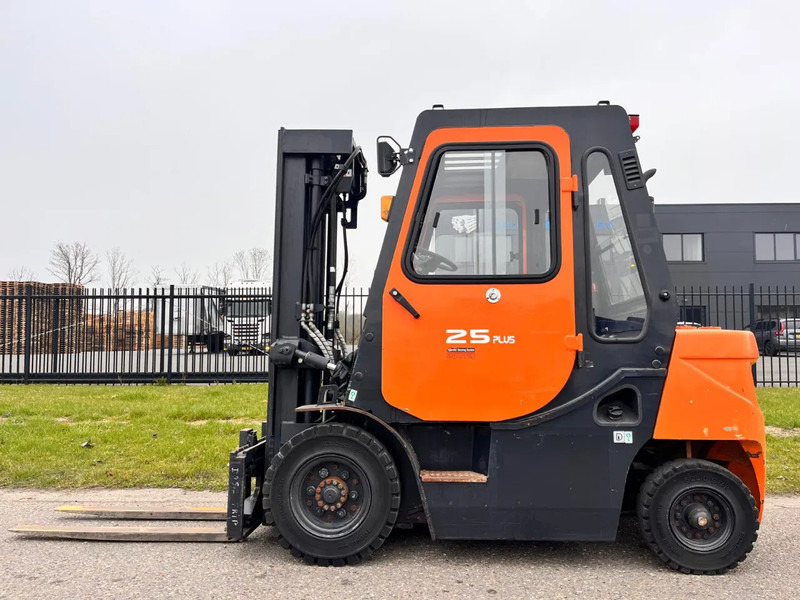Doosan D25G PLUS - Forklift: picture 2 Doosan D25G PLUS - Forklift: picture 2