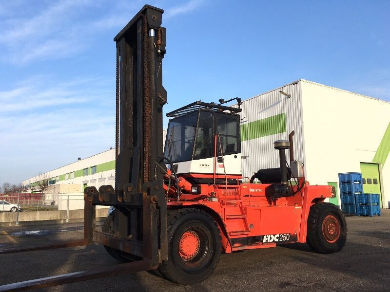 Fantuzzi FDC250 - Diesel forklift: picture 4 Fantuzzi FDC250 - Diesel forklift: picture 4