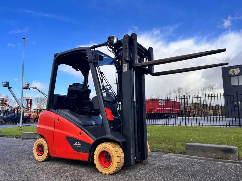 LPG forklift Linde H20T-01: picture 7 LPG forklift Linde H20T-01: picture 7