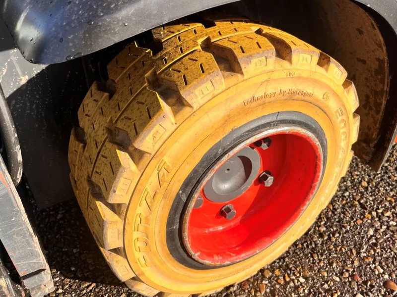 LPG forklift Linde H20T-01: picture 11 LPG forklift Linde H20T-01: picture 11