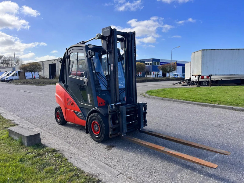 Linde H30T-02 - LPG forklift: picture 3 Linde H30T-02 - LPG forklift: picture 3