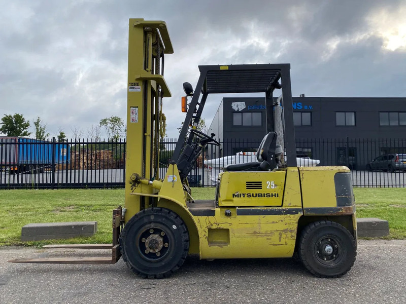 Mitsubishi FD25T - Diesel forklift: picture 2 Mitsubishi FD25T - Diesel forklift: picture 2