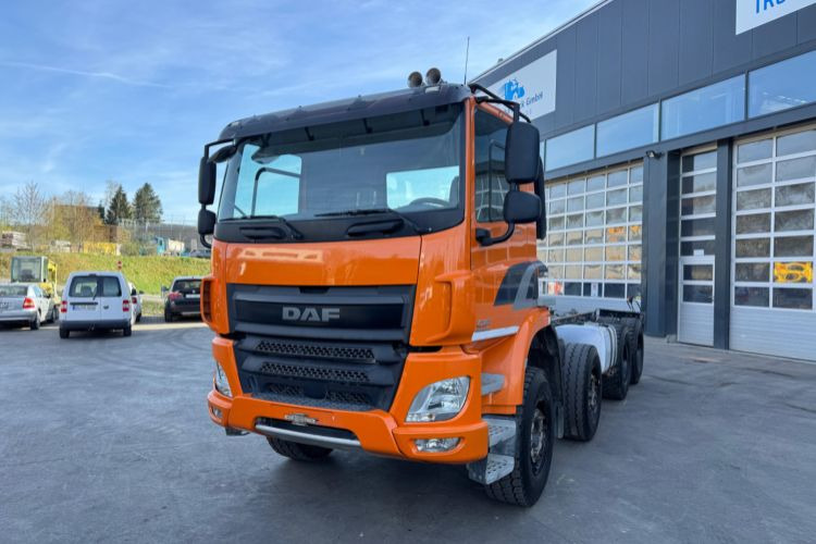 DAF CF440 8x4 Fahrgestell - Cab chassis truck: picture 1 DAF CF440 8x4 Fahrgestell - Cab chassis truck: picture 1