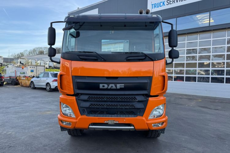 DAF CF440 8x4 Fahrgestell - Cab chassis truck: picture 2 DAF CF440 8x4 Fahrgestell - Cab chassis truck: picture 2