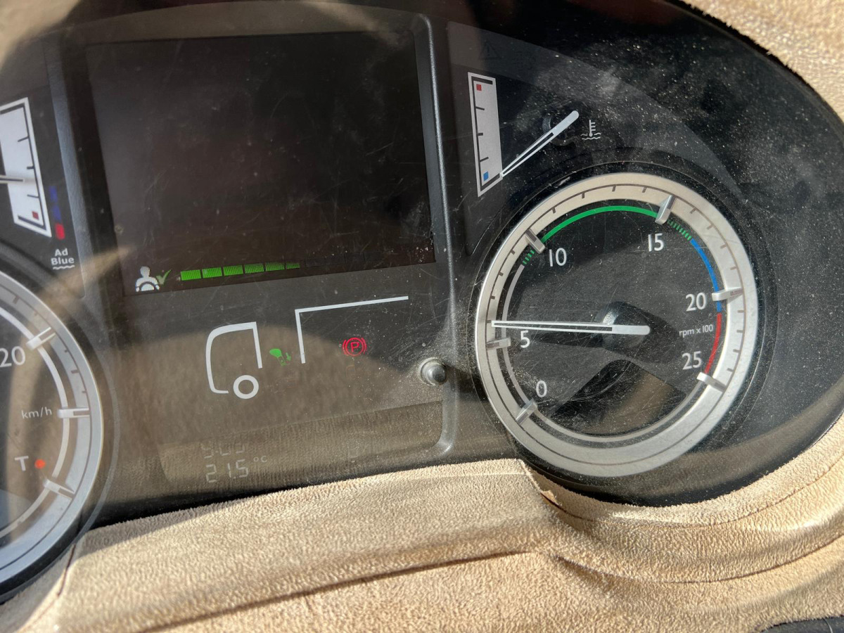 Curtainsider truck DAF XF510 6x2: picture 16 Curtainsider truck DAF XF510 6x2: picture 16