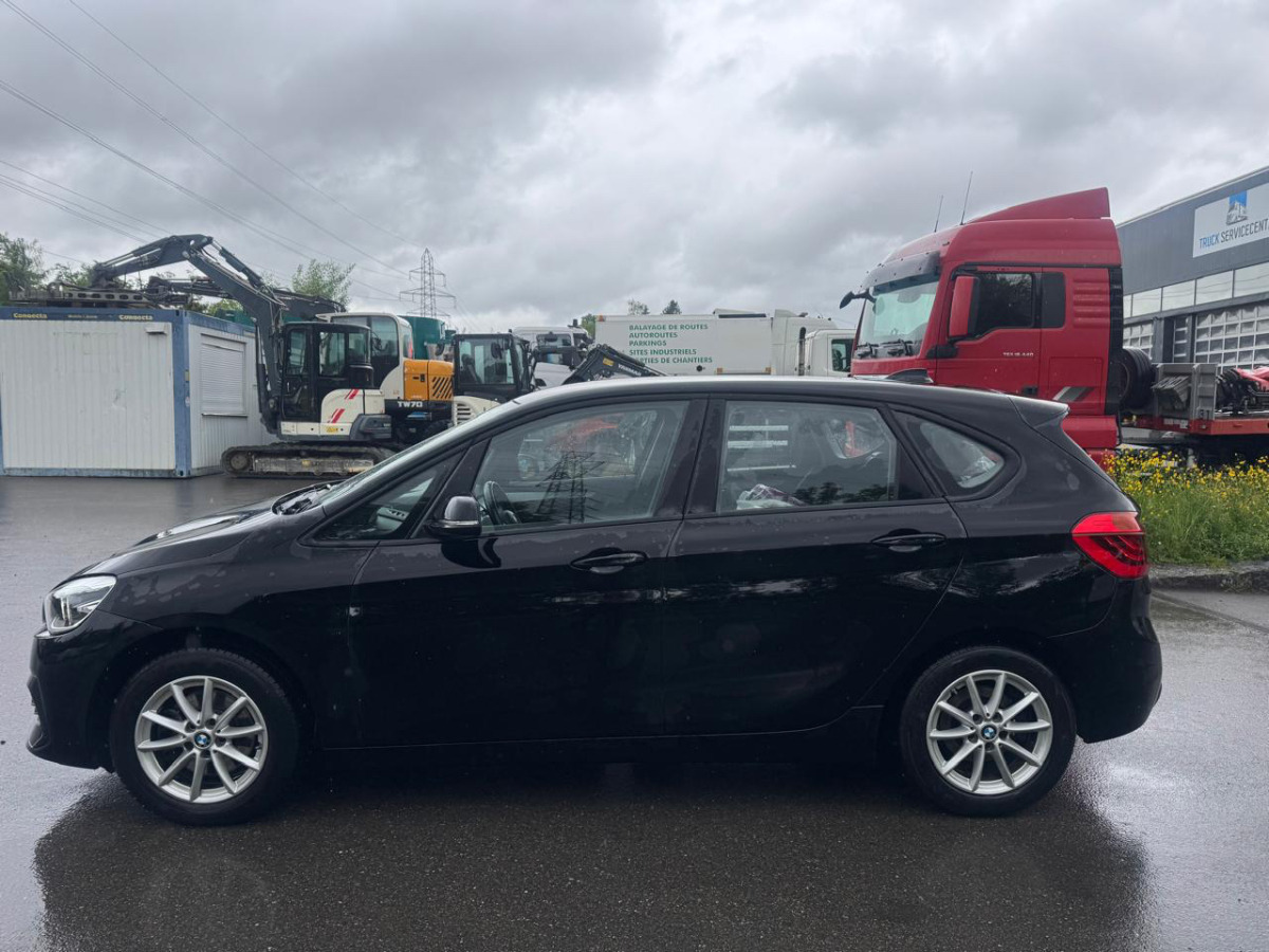 Hatchback Marke BMW 218d xDrive: picture 8