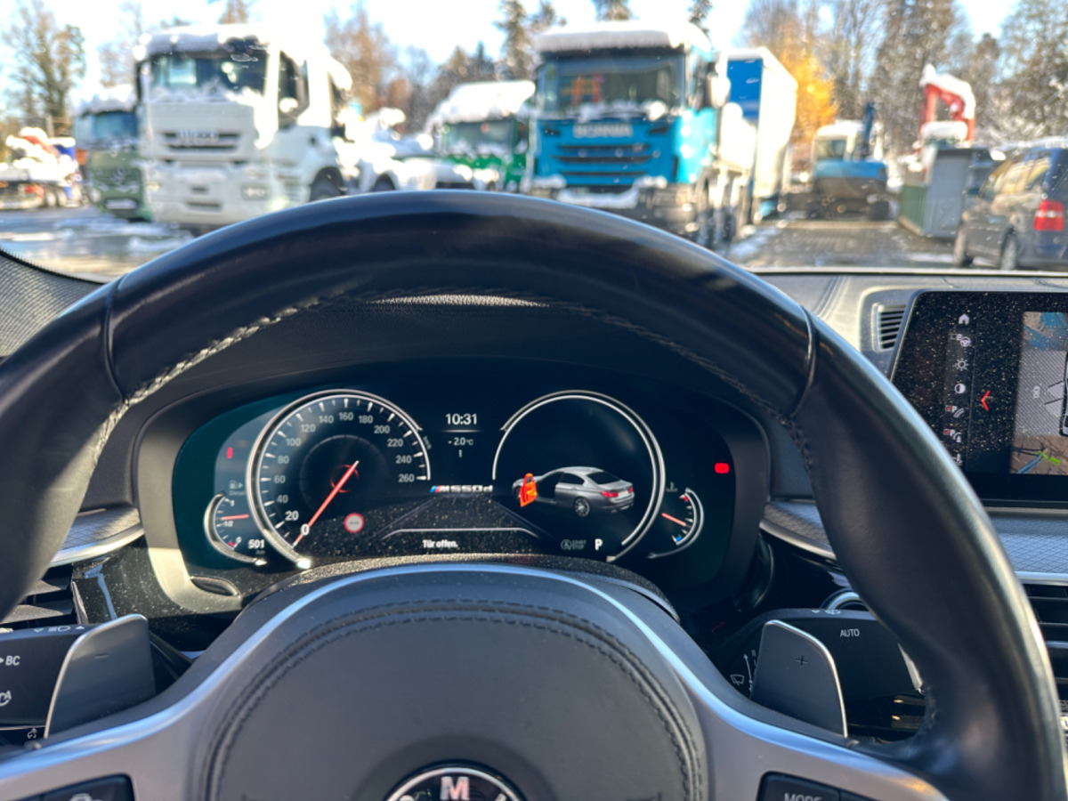 Sedan Marke BMW M550D xDrive: picture 12