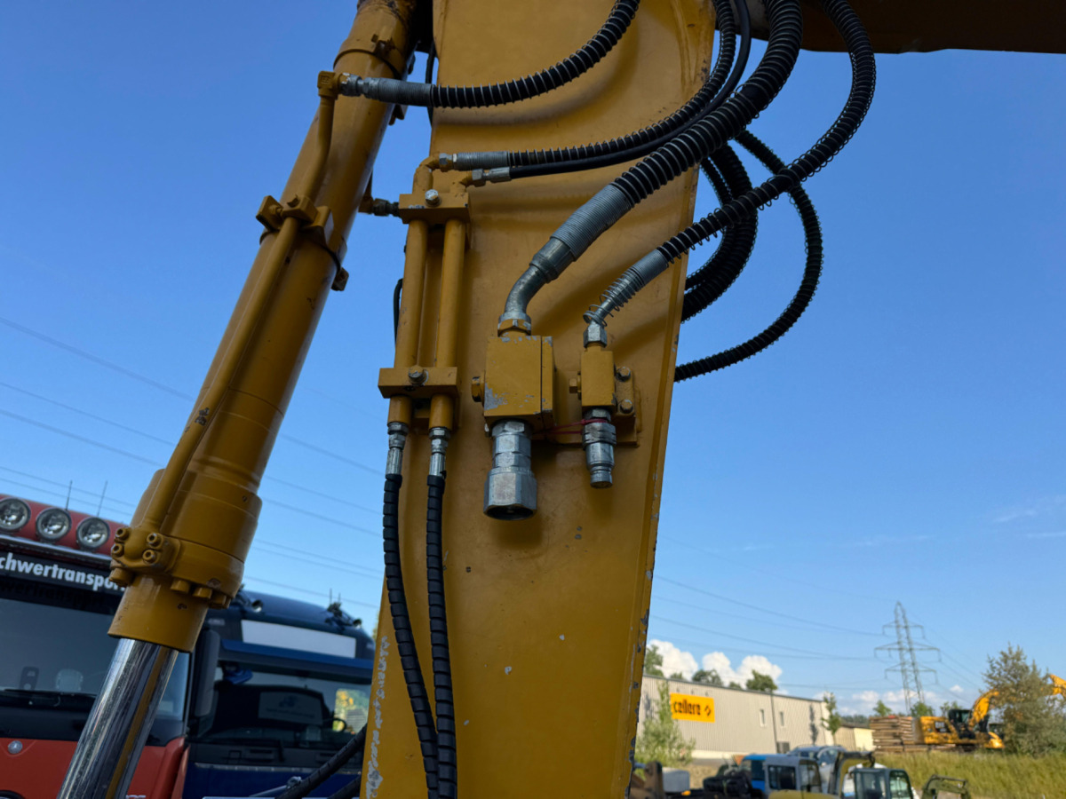 Crawler excavator TAKEUCHI TB1140 Powertilt: picture 8