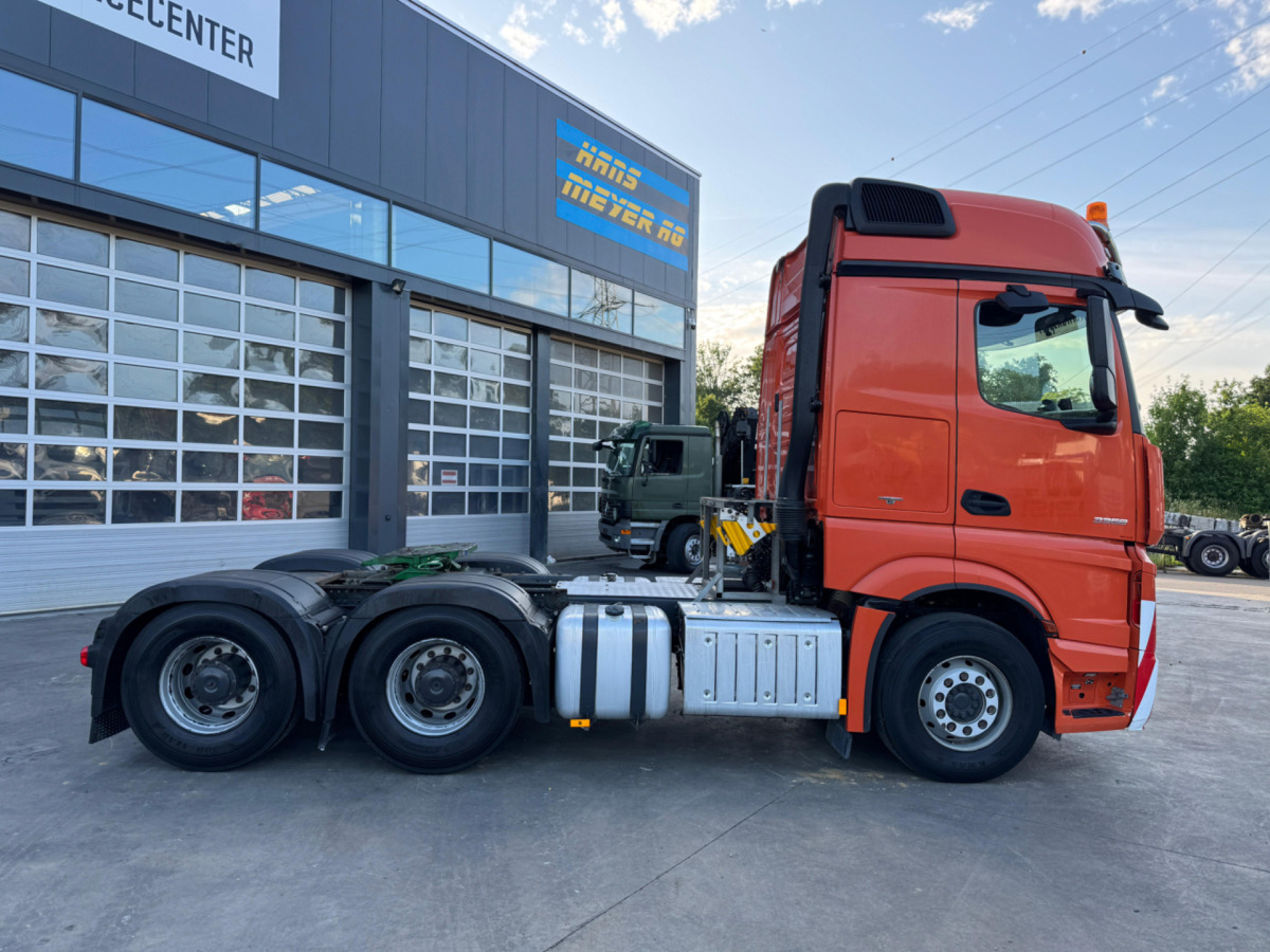 MERCEDES Actros 3358 6x4 120T - Tractor unit: picture 4 MERCEDES Actros 3358 6x4 120T - Tractor unit: picture 4