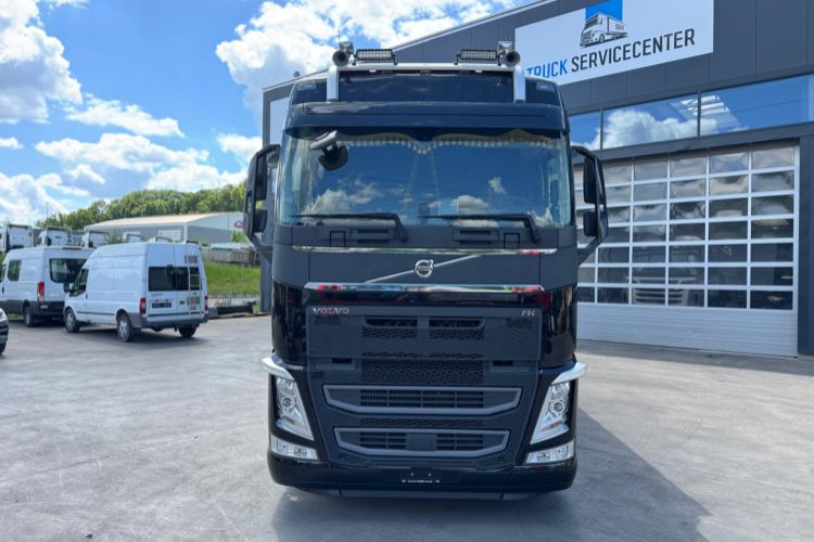 Volvo FH-540 6x2 - Curtainsider truck: picture 2 Volvo FH-540 6x2 - Curtainsider truck: picture 2