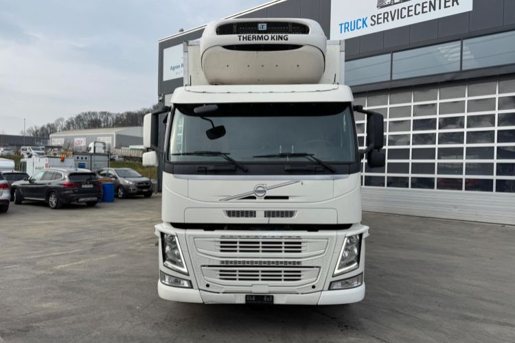 Volvo FM-420 6x2 BiTemp Thermoking - Refrigerator truck: picture 2 Volvo FM-420 6x2 BiTemp Thermoking - Refrigerator truck: picture 2
