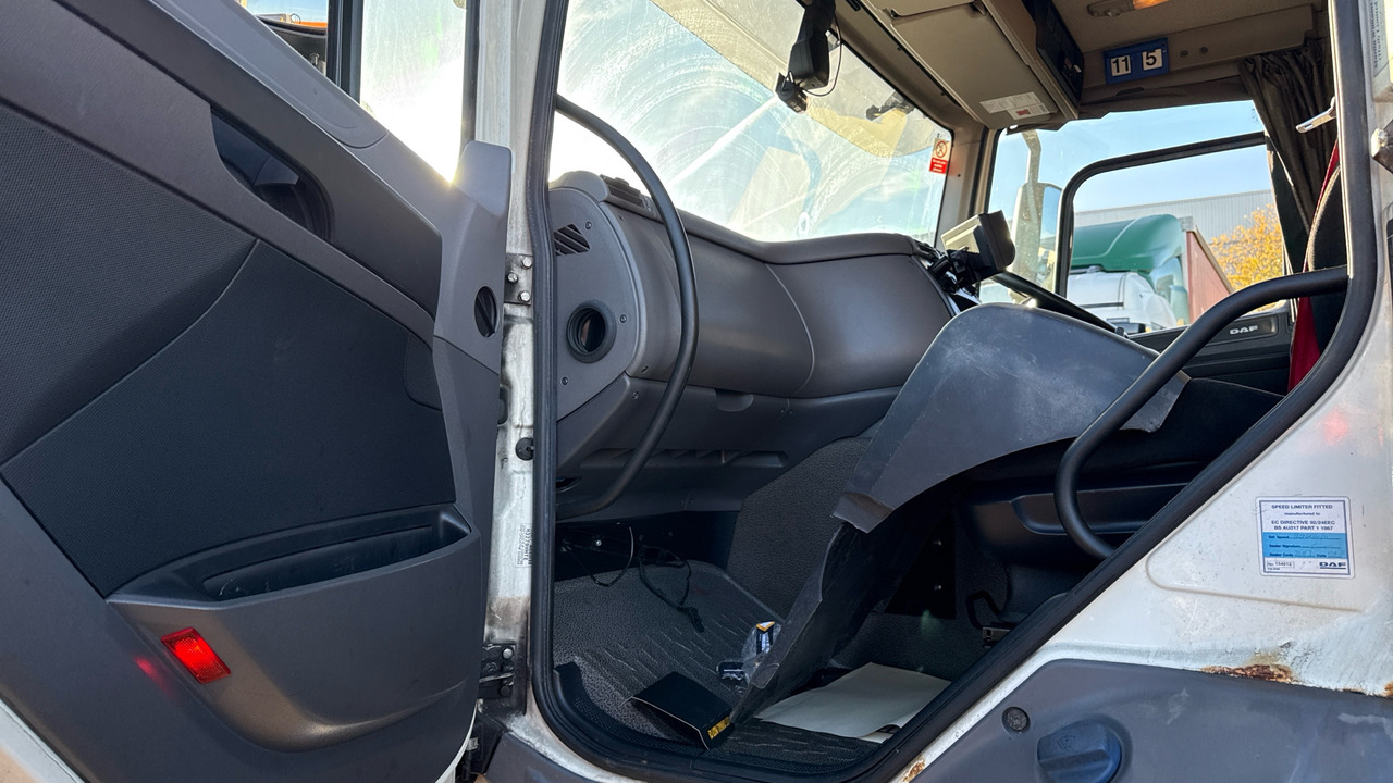 Dropside/ Flatbed truck DAF CF 330: picture 7 Dropside/ Flatbed truck DAF CF 330: picture 7