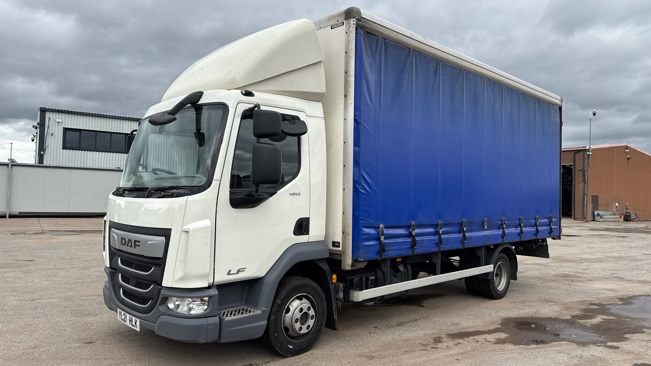 DAF LF 180 - Curtainsider truck: picture 2 DAF LF 180 - Curtainsider truck: picture 2