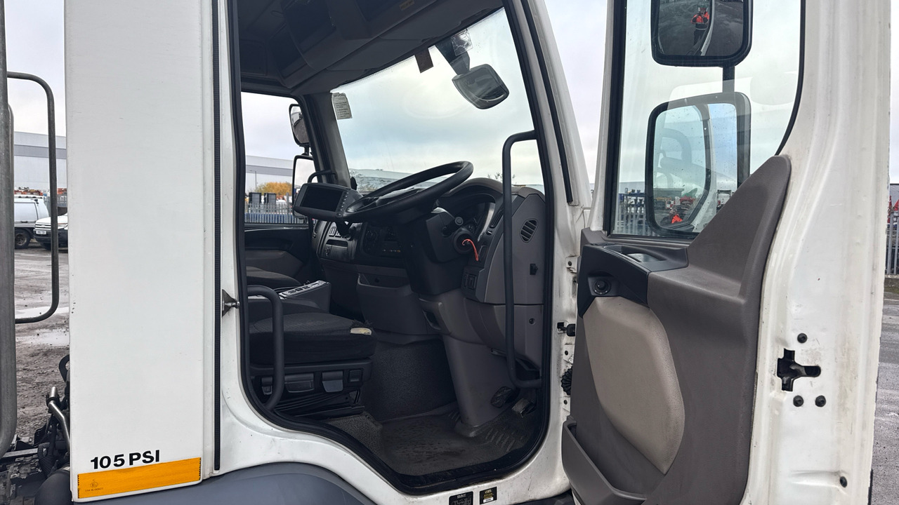 DAF LF 220 - Garbage truck: picture 5 DAF LF 220 - Garbage truck: picture 5