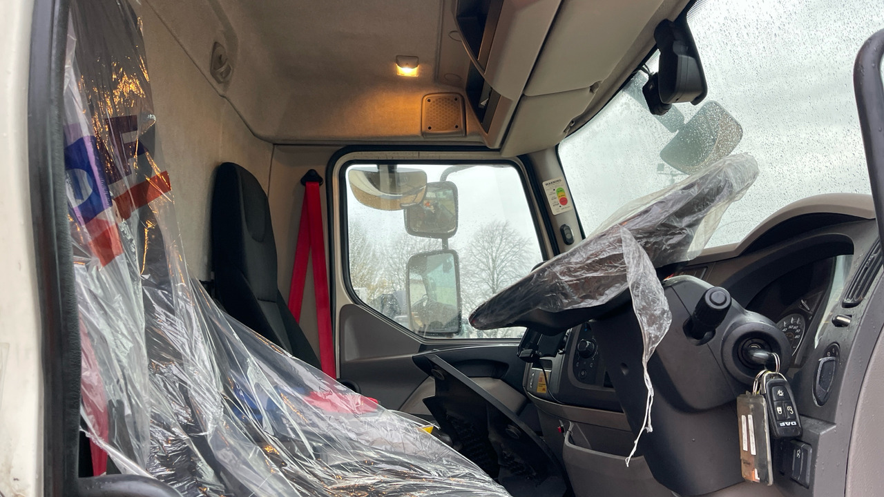 DAF LF 230 - Curtainsider truck: picture 5 DAF LF 230 - Curtainsider truck: picture 5