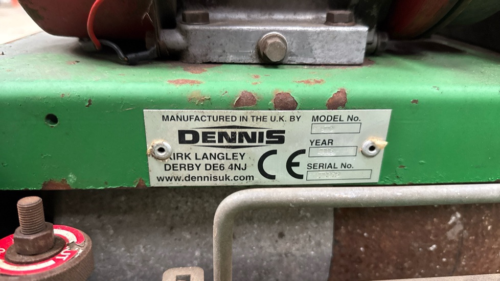 DENNIS FT510 PEDESTRIAN CYLINDER MOWER WITH 9K UNIT AND GRASS BOX - Construction equipment: picture 5 DENNIS FT510 PEDESTRIAN CYLINDER MOWER WITH 9K UNIT AND GRASS BOX - Construction equipment: picture 5