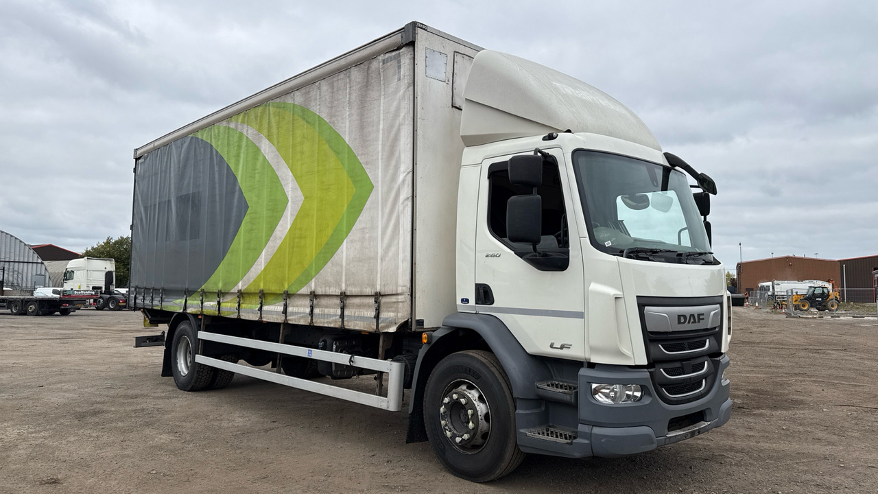 Daf LF 260 - Curtainsider truck: picture 1 Daf LF 260 - Curtainsider truck: picture 1