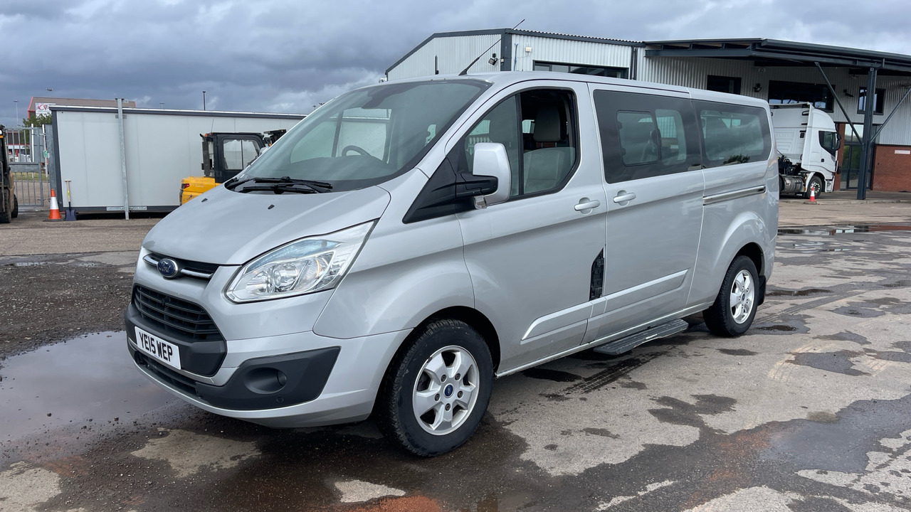 FORD TOURNEO CUSTOM 300 2.2 TDCi 125PS - Minibus, Passenger van: picture 2 FORD TOURNEO CUSTOM 300 2.2 TDCi 125PS - Minibus, Passenger van: picture 2