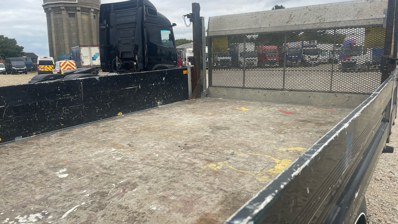 Flatbed van Ford Transit 350 2.0 TDCI 130PS: picture 15
