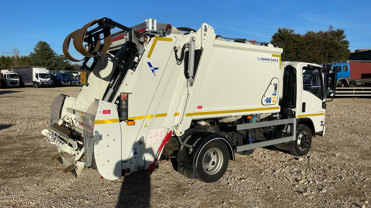 ISUZU N 75.150 - Garbage truck: picture 4 ISUZU N 75.150 - Garbage truck: picture 4