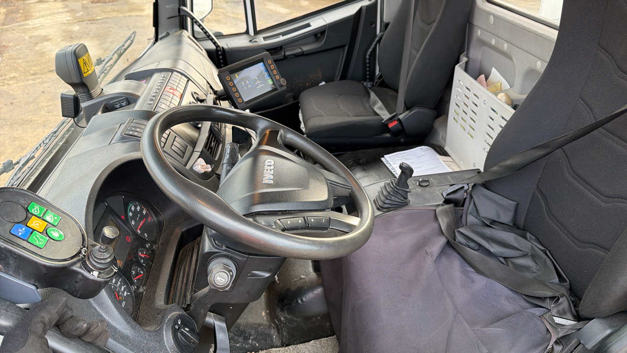 IVECO EUROCARGO 150-250 - Road sweeper: picture 5 IVECO EUROCARGO 150-250 - Road sweeper: picture 5