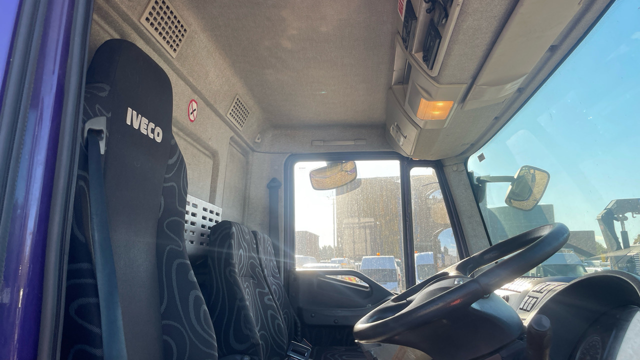 IVECO EUROCARGO  180E - Dropside/ Flatbed truck: picture 5 IVECO EUROCARGO  180E - Dropside/ Flatbed truck: picture 5