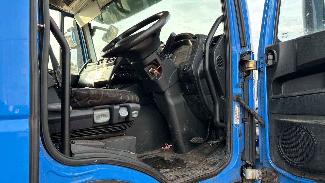 IVECO STRALIS 310 - Curtainsider truck: picture 5 IVECO STRALIS 310 - Curtainsider truck: picture 5