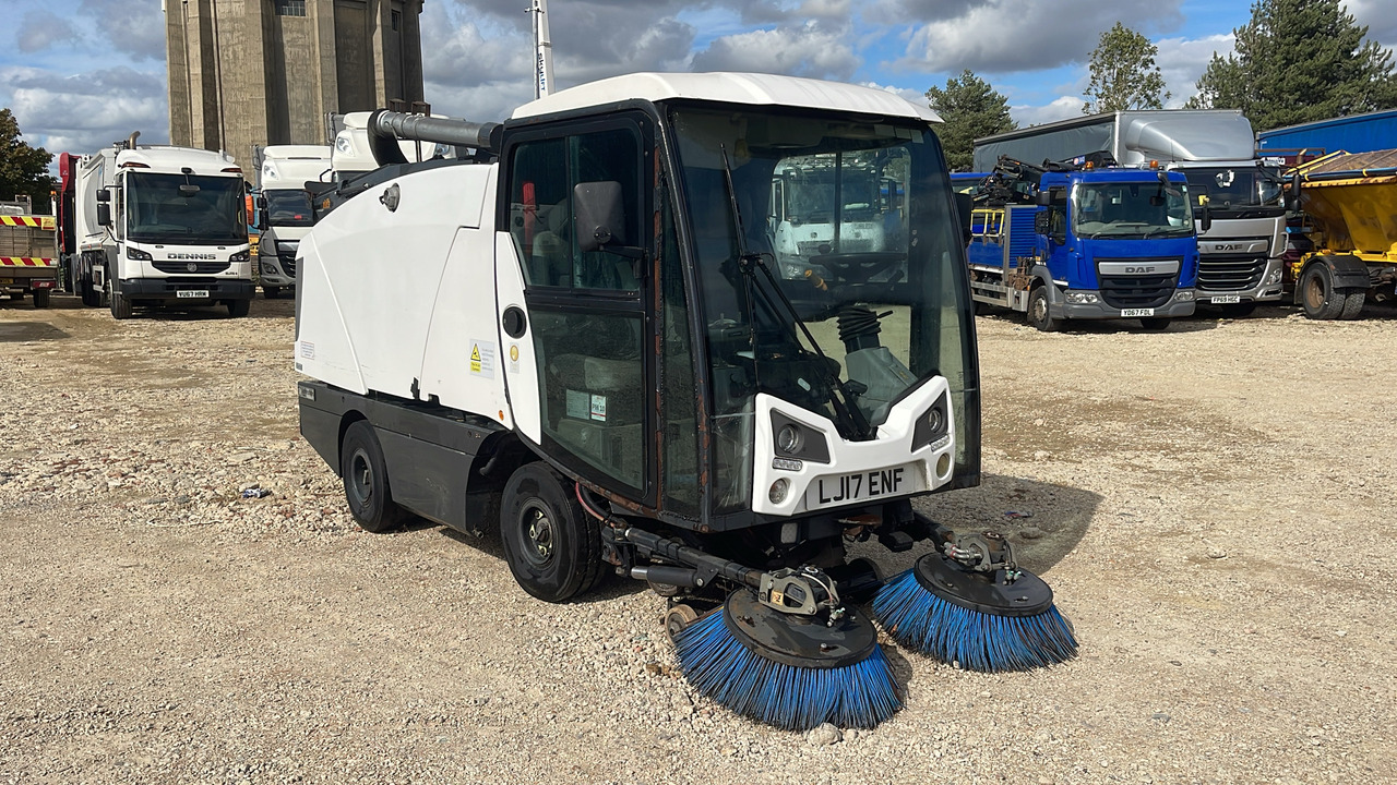 JOHNSTON C201 - Road sweeper: picture 1 JOHNSTON C201 - Road sweeper: picture 1