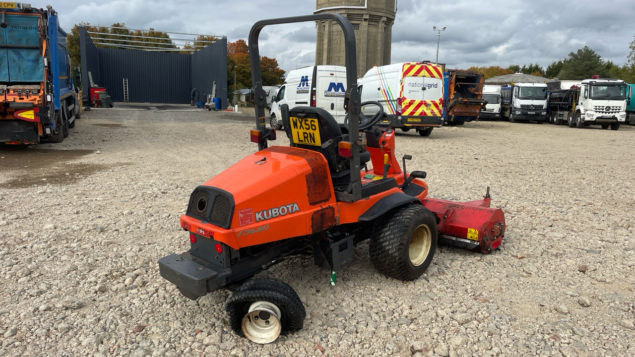 KUBOTA F3680 - Garden mower: picture 4 KUBOTA F3680 - Garden mower: picture 4