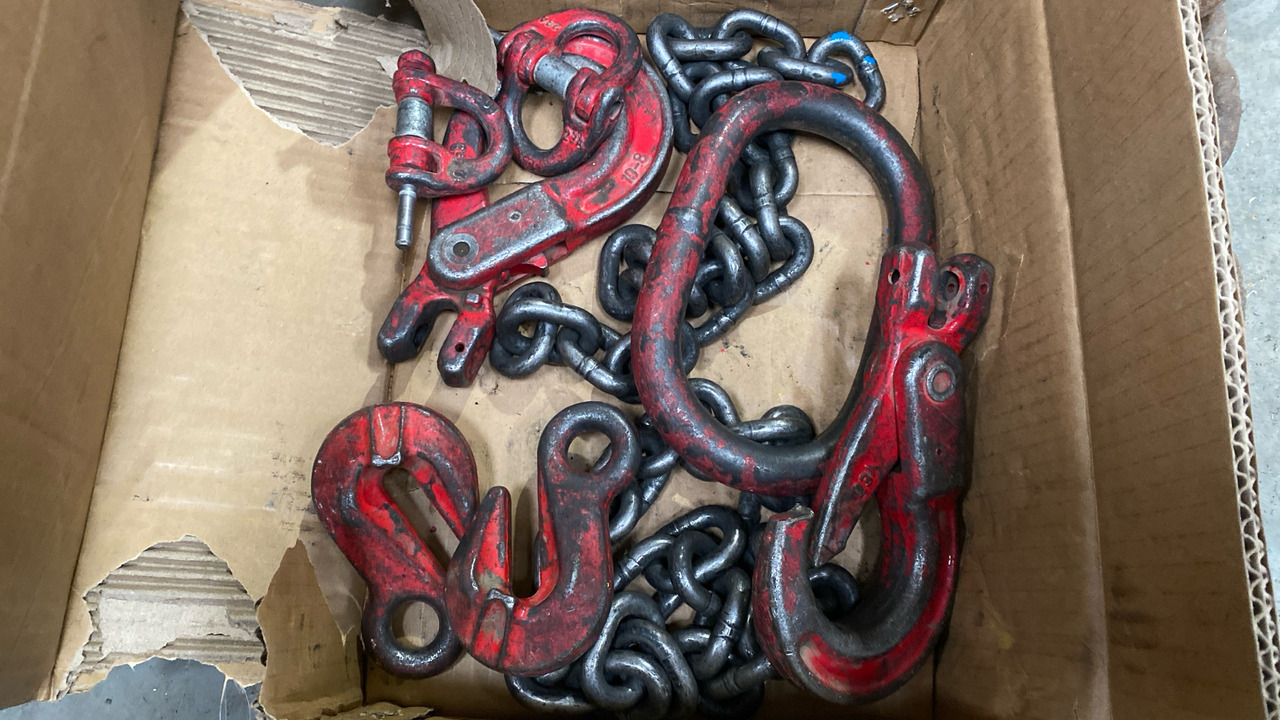 LIFTING CHAINS  - Construction equipment: picture 4 LIFTING CHAINS  - Construction equipment: picture 4