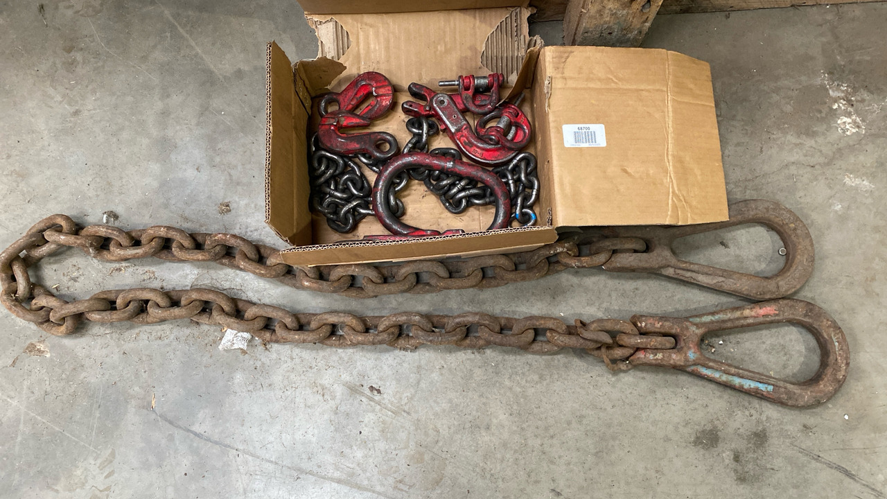 LIFTING CHAINS  - Construction equipment: picture 1 LIFTING CHAINS  - Construction equipment: picture 1