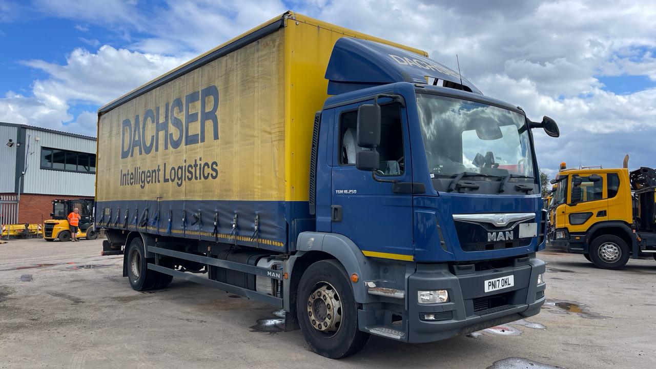 MAN TG-M 18.250 - Curtainsider truck: picture 1 MAN TG-M 18.250 - Curtainsider truck: picture 1
