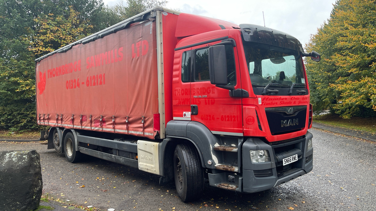 MAN TGS 26.320 - Curtainsider truck: picture 1 MAN TGS 26.320 - Curtainsider truck: picture 1