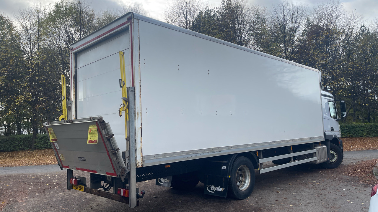 MERCEDES-BENZ ACTROS 1824 - Box truck: picture 4 MERCEDES-BENZ ACTROS 1824 - Box truck: picture 4