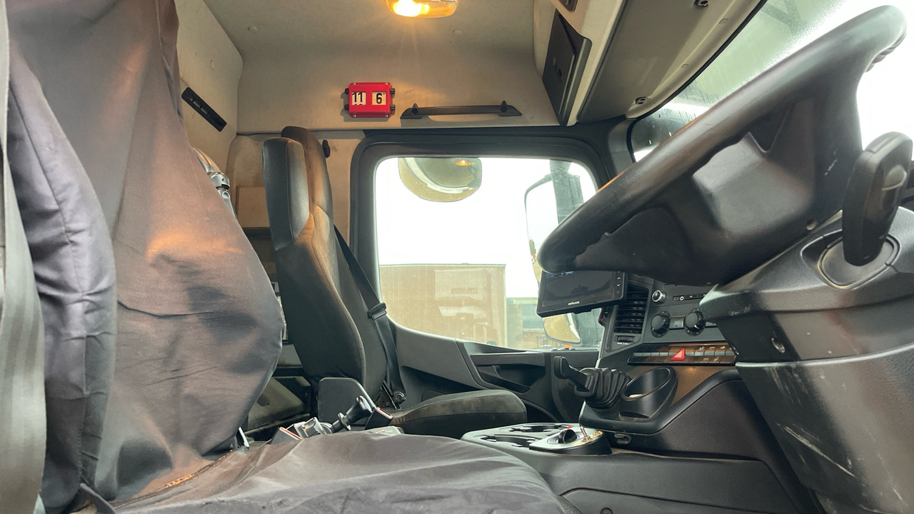 MERCEDES-BENZ AROCS - Tipper, Crane truck: picture 5 MERCEDES-BENZ AROCS - Tipper, Crane truck: picture 5