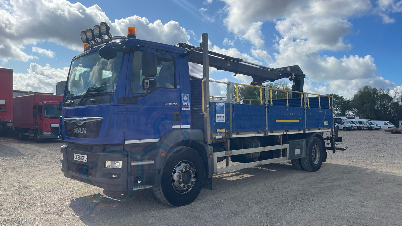 Man TGM 18.250 - Dropside/ Flatbed truck, Crane truck: picture 2 Man TGM 18.250 - Dropside/ Flatbed truck, Crane truck: picture 2