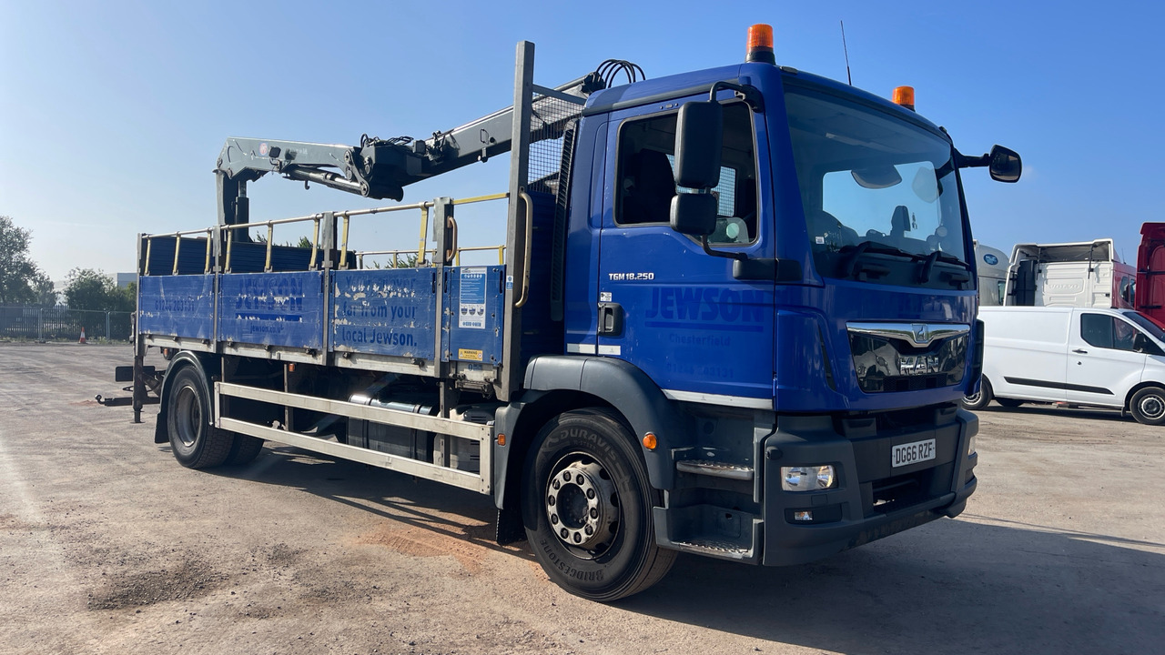 Man TGM 18.250 - Dropside/ Flatbed truck, Crane truck: picture 1 Man TGM 18.250 - Dropside/ Flatbed truck, Crane truck: picture 1